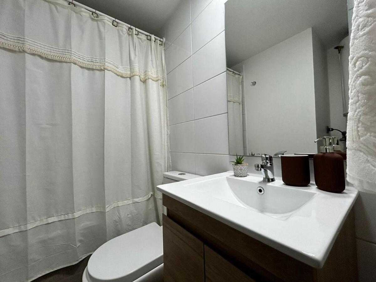 Rondizzoni, Aire Acondicionado, 2 Min Al Metro, In Front Of Movistararena, Park View Santiago